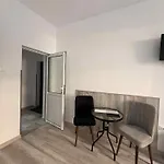 Sun Apartment *
